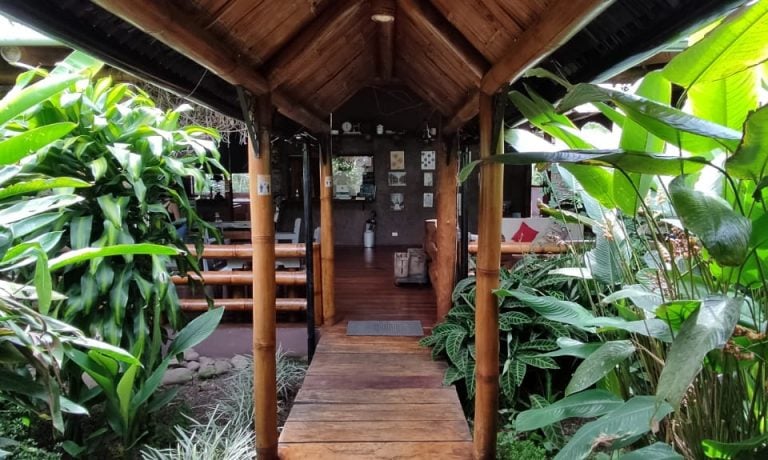 entrada principal mindo-naturaleza-bicok-hospedaje