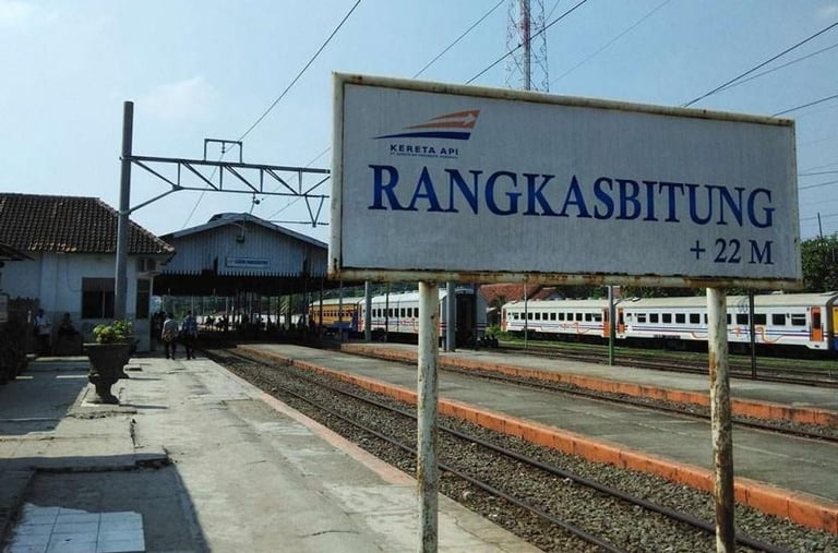 Railroad (Stasiun Kereta Api)