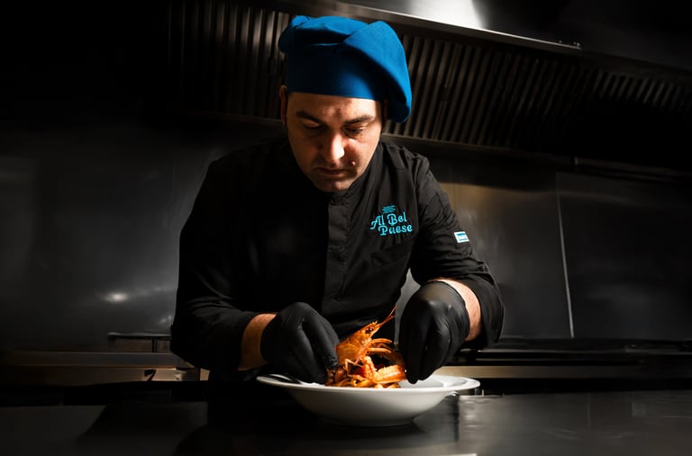 chef Vito Amodio impiatta il tagliolino allo scampone