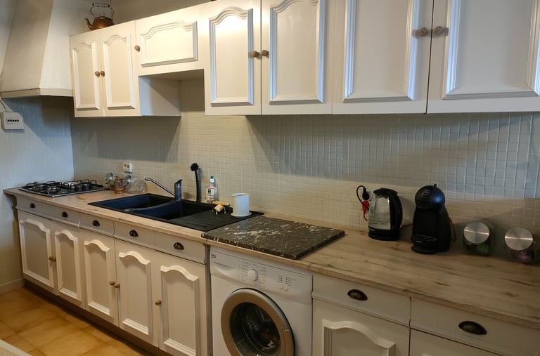 Yvettes voll ausgestattete Küche, ein Ferienhaus in der Provence