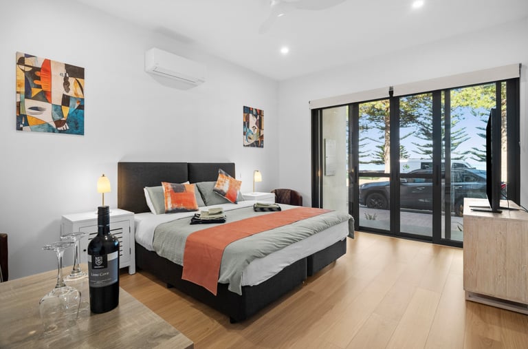 Modern 1 bedroom beachfront studio in Victor Harbor