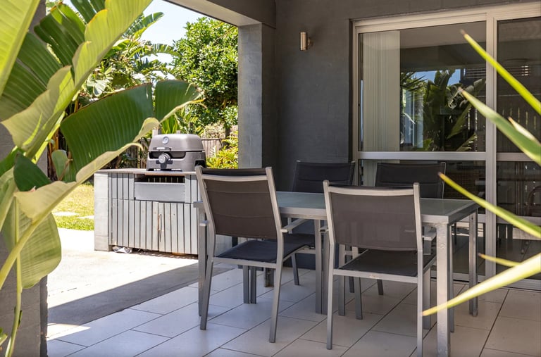 Private outdoor Dining Area and BBQ