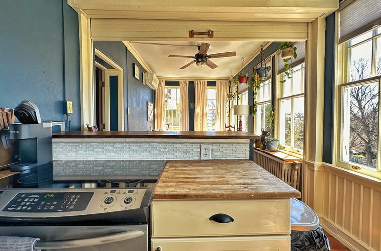 kitchen island 2123 rivermont apartments