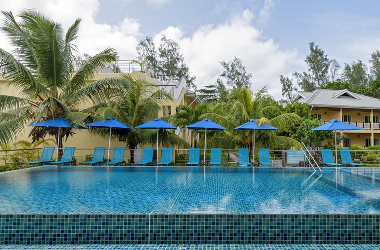 Acajou Beach Resort (Praslin Island) - photos courtesy of Expedia