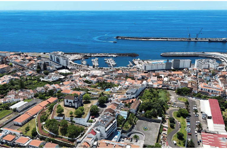 Apartamento 09, Ponta Delgada, Azores, Portugal (photo by Expedia)