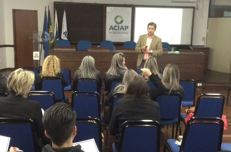 treinamento de vendas e desenvolvimento de equipe comercial