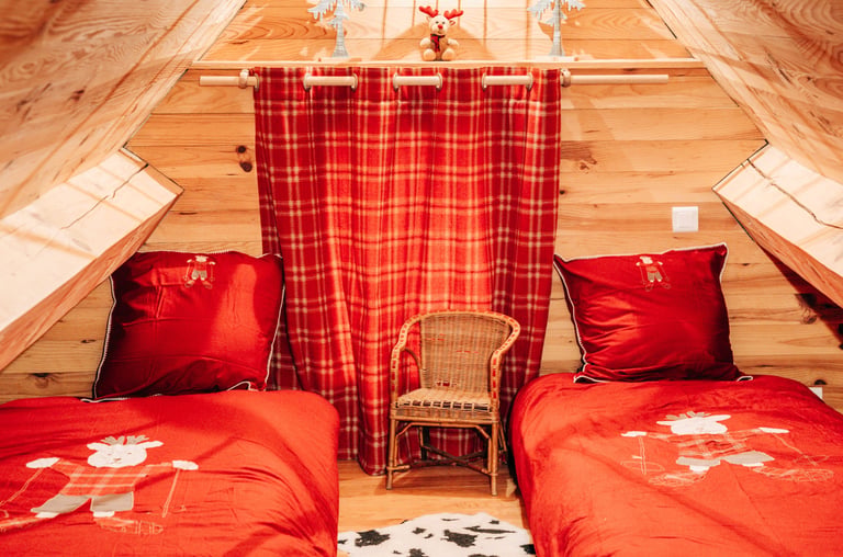 Chambre familiale avec 2 petite lits  – meublé 2 étoiles Pyrénées