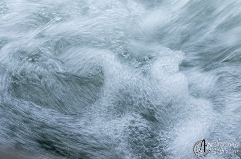 Aller à la page Symphonie Aquatique et ressentez l'eau vive, brute et sensuelle !