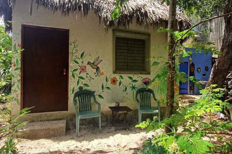 vista exterior de bungalow maya en chichen itza