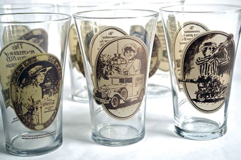 Glasses Mother's Pizza Parlour and Spaghetti House