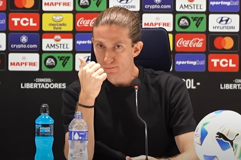 Filipe Luís transformou o significado de concorrência no elenco do Flamengo.