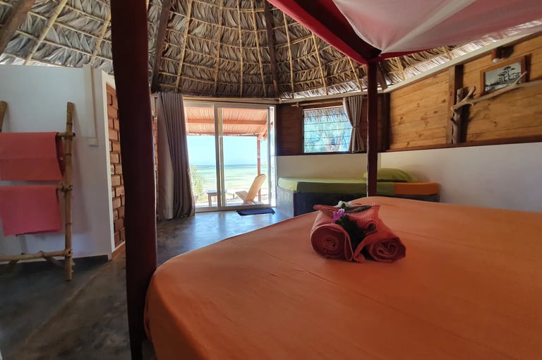 Chambre de bungalow à l’hôtel Ocean Lodge à la Baie de Sakalava à Diego-Suarez Madagascar