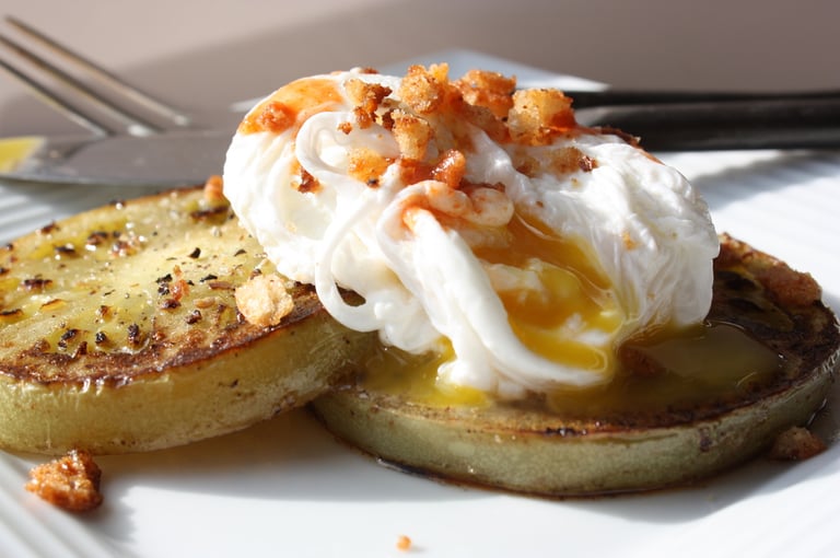 fried green tomatoes with poached egg