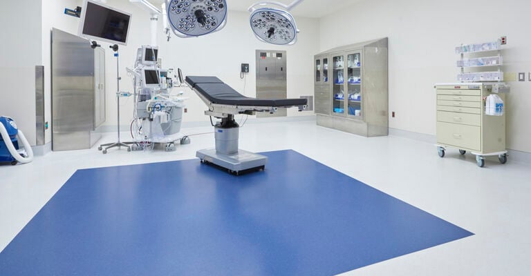 Sol PVC médical homogène Kobraflor pour salles d'opération et zones hospitalières