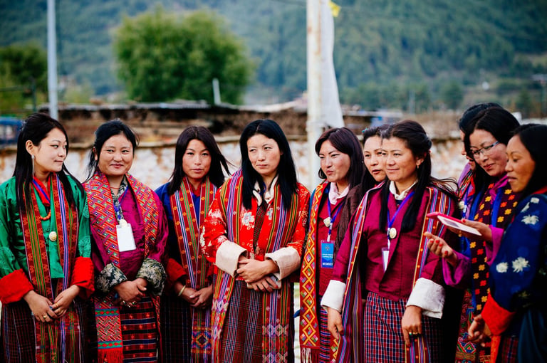 Bhutanese-Women-Cheering-Their-Team-Shooing-The-Opponent-Team-at-The-Game-Of-Archery