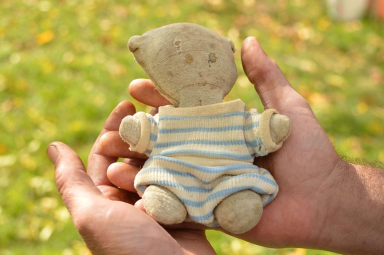 Niou-Niou, le doudou use par le temps