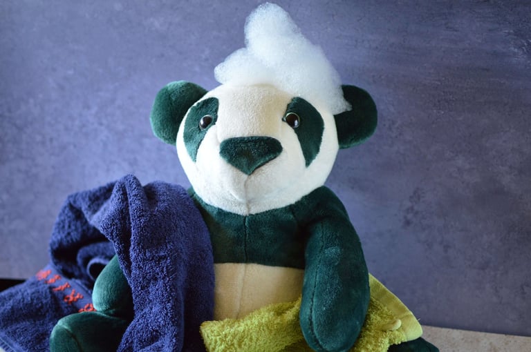 Laver une peluche sereinement