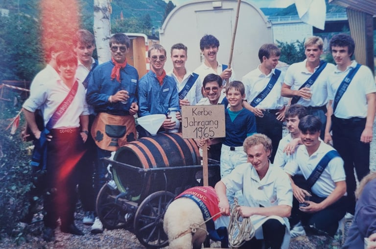 Kerbejahrgang 1965 Münster-Sarmsheim auf dem Rummel, aufgenommen 1995