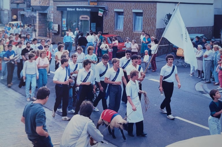 Kerbeumzug Münster-Sarmsheim, aufgenommen 1995