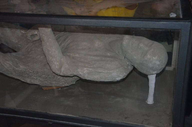 Body frozen in ash from Pompeii, Italy
