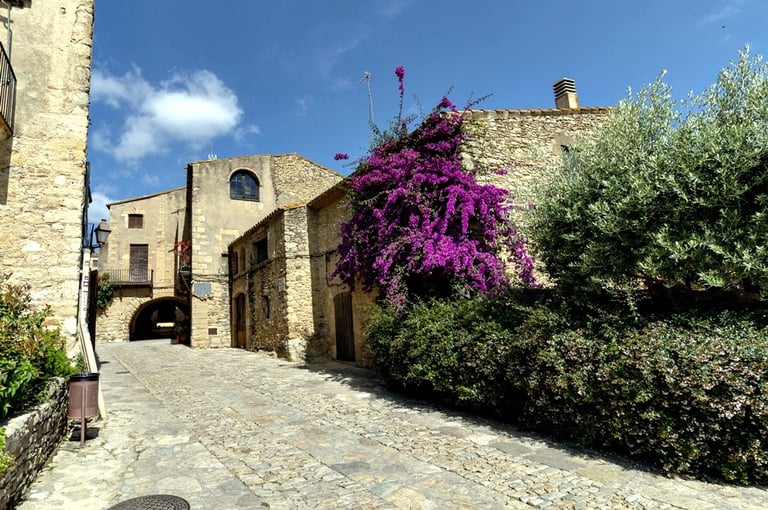 peratallada streets
