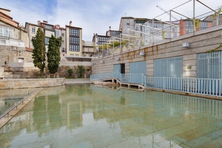 Piscina al aire libre en Ourense con aguas termales