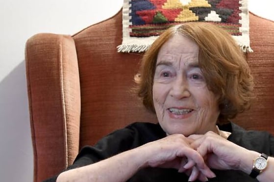 Renate Welsh Sessel