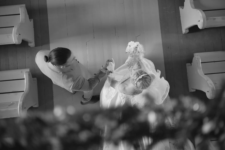 brylup i kirke. norge bryllupfotograf