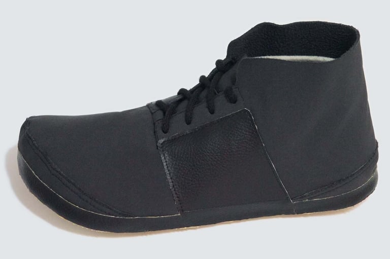 Warm winter minimalist boots