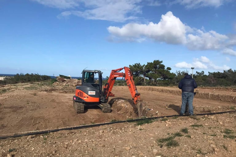 Διαμόρφωση οικοπέδου και εργασίες επίχωσης