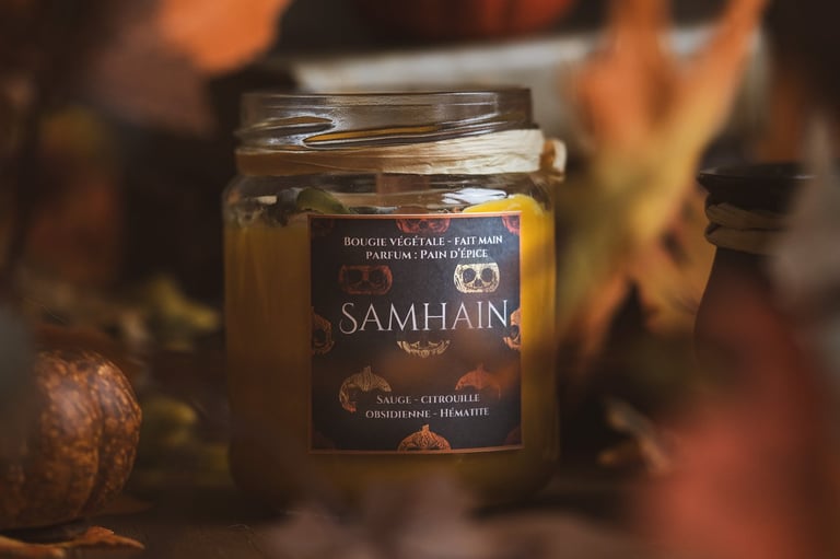 Bougie parfulée sur le thème de Samhain