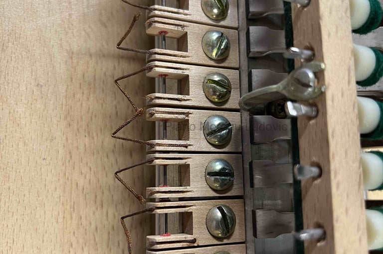 Ganses cassées piano droit