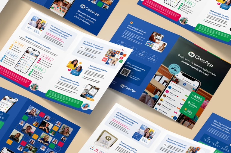 A imagem mostra um folder institucional feito para a marca ClassApp.