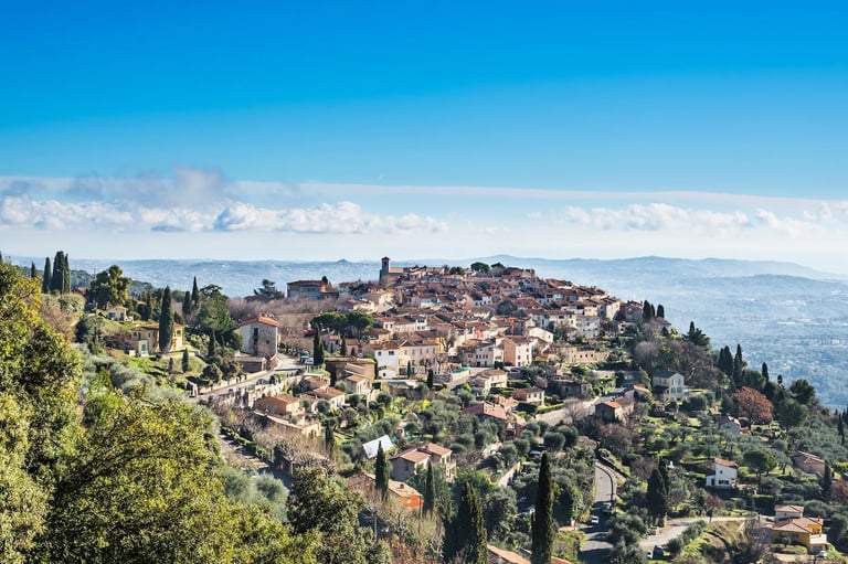 Le village de Cabris à proximité du gîte Chez Dom & Albert