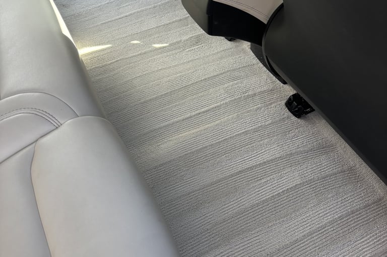 intérieur voiture propre 