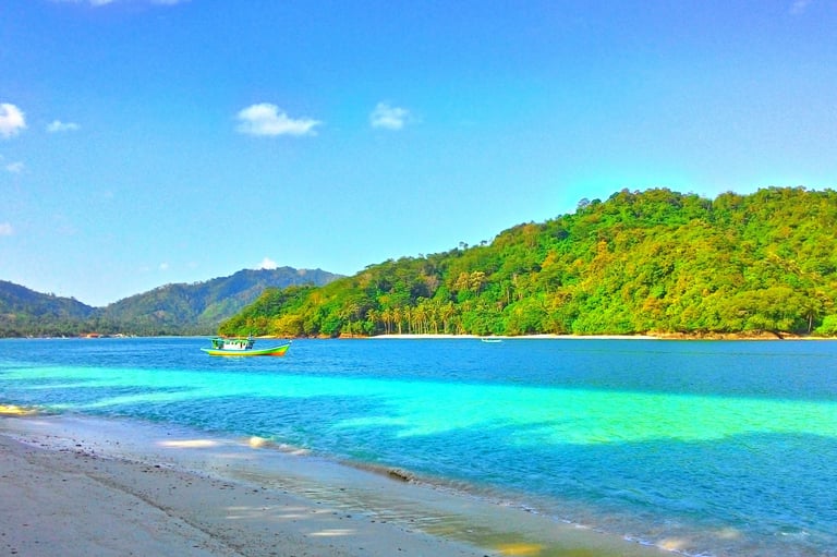 Kiluan Bay (Teluk Kiluan)