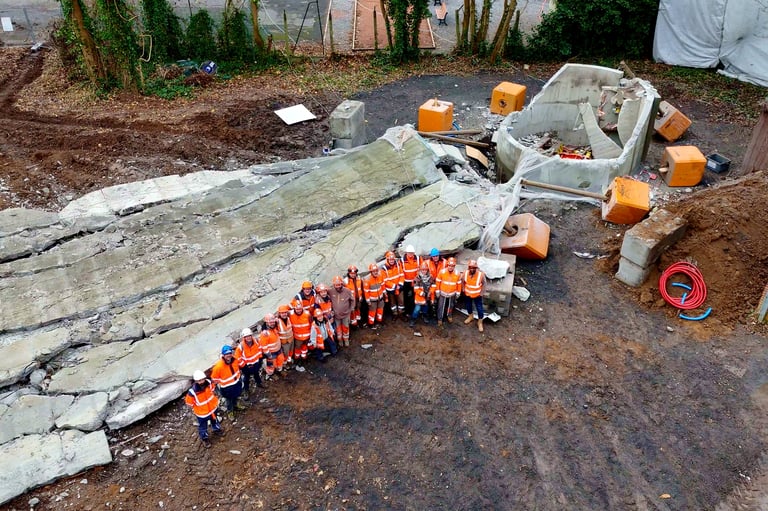 Photo d'une équipe d'ouvriers vue par drone