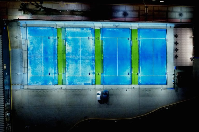 Cancha de pádel instalada por Inka Padel en San Miguel, Lima - Perú.