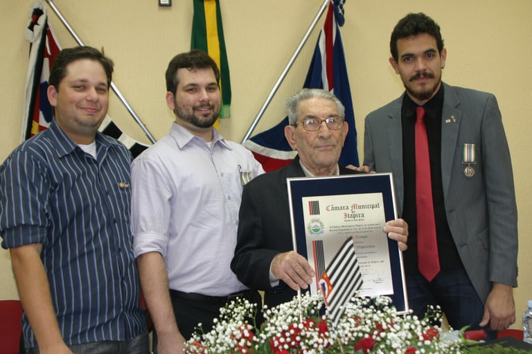 José Mango recebe o titulo de cidadão Itapirense em 2013