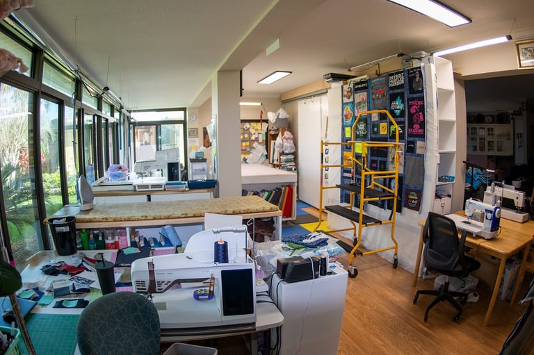 Studio-Left