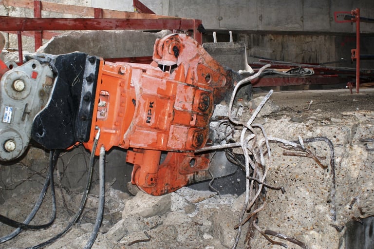 NPK CONCRETE CRUSHER