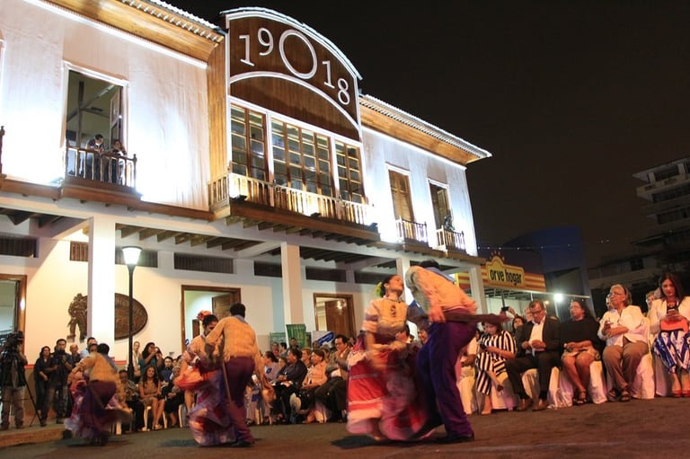 Forefront of Cancebí Museum and a dancing festival in Manta city downtown