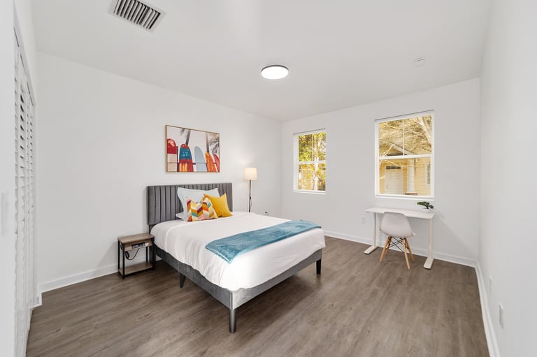 Bedroom The Surf with Windows