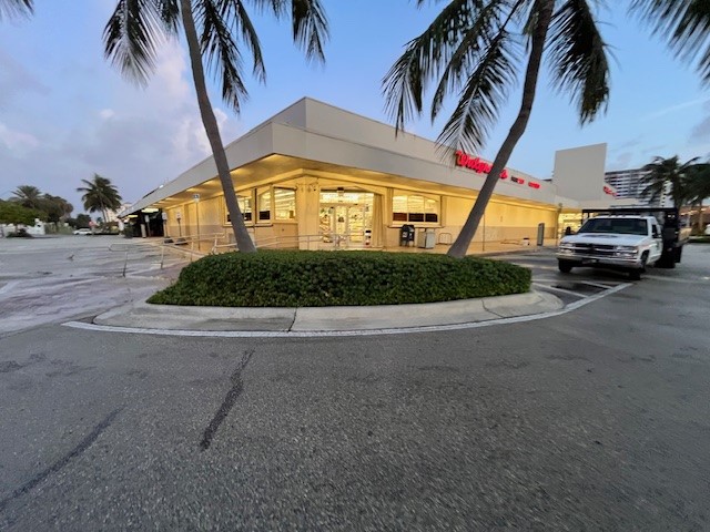 WALGREENS FORT LAUDERDALE BUILDING PRESSURE WASHING BY PSI POWER WASHING 