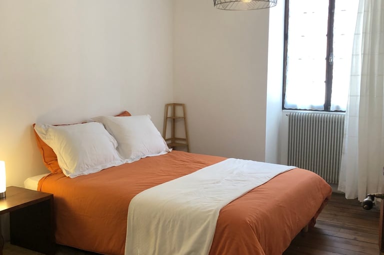 Bed & Breakfast, Room, Plazac, Perigord, Dordogne, France.
