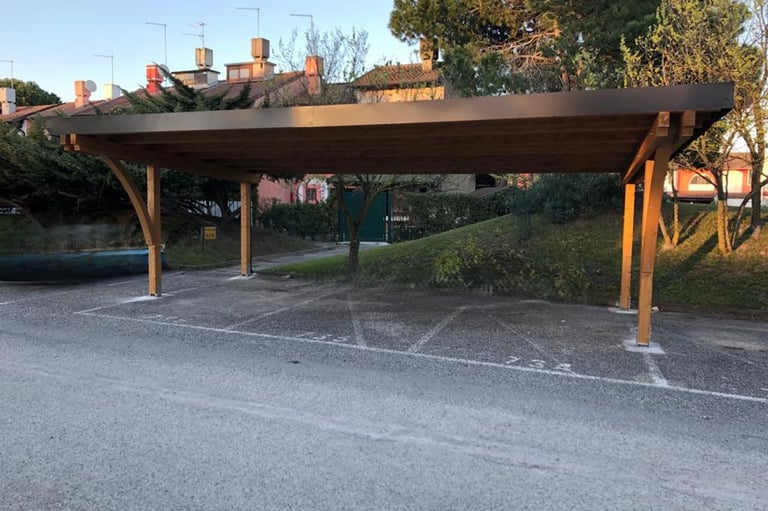 strutture in legno per parcheggio auto