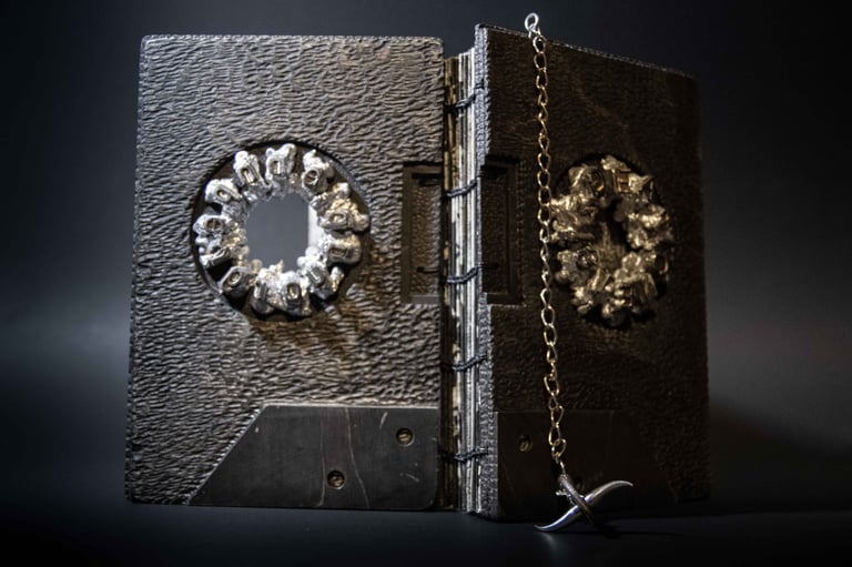 „Egzistencija underground'e“ meninis įrišimas 2/4 