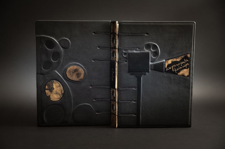 Vytauto Balsio istorinio romano „Liepsnojantis kalavijas“ meninis įrišimas 2/6