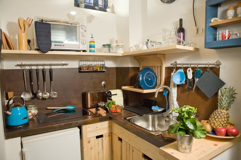 Fully equipped kitchen in Studio Paolina Rome vacation rental