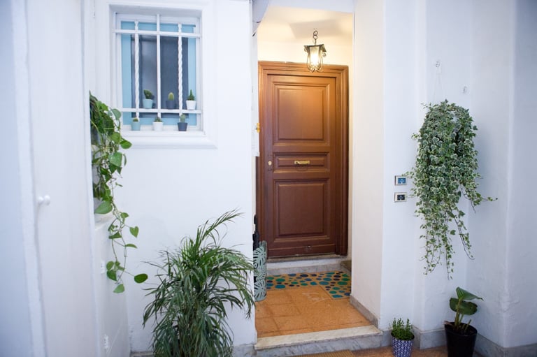Entrance to Studio Paolina holiday home in central Rome, district Monti